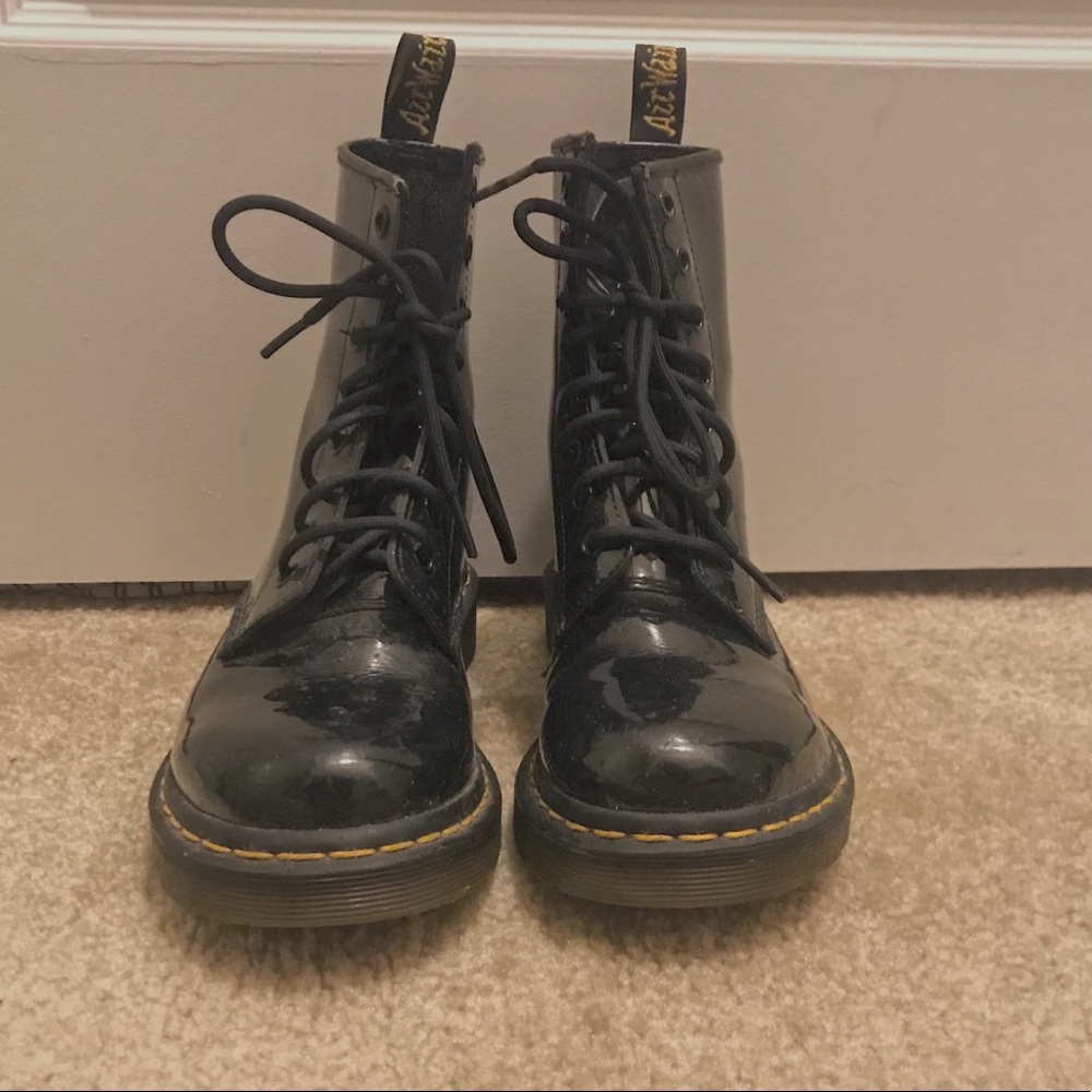 Black Dr. Marten 1460